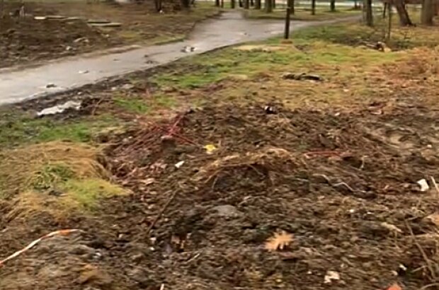 Теплоенерго після заміни труб перетворив центр міста на руїни: 