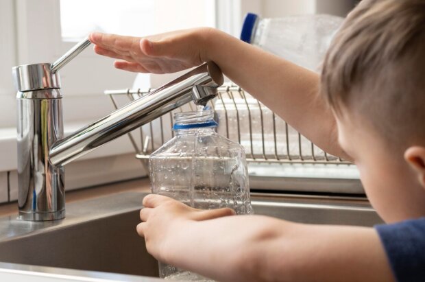 Спекотного літа гарячі тарифи: яких міст торкнеться божевільне подорожчання води