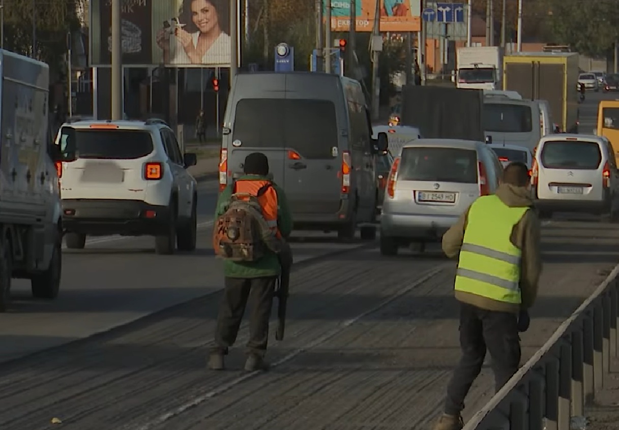 Обмеження руху транспорту в Дніпрі: важливу вулицю перекриють на місяць