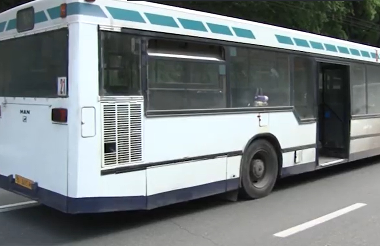 Новий графік руху транспорту в Чернівцях: де змінили проїзд через перекриття доріг